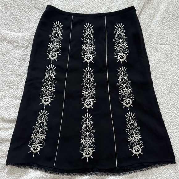 Ann Taylor Black and White Skirt - Picture 1 of 4
